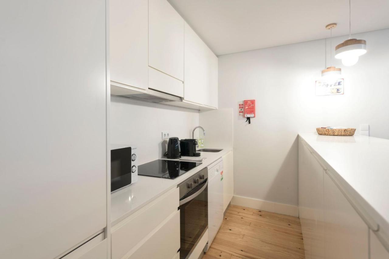 Lovelystay - Porto Peaceful Living W/ Backyard Extérieur photo
