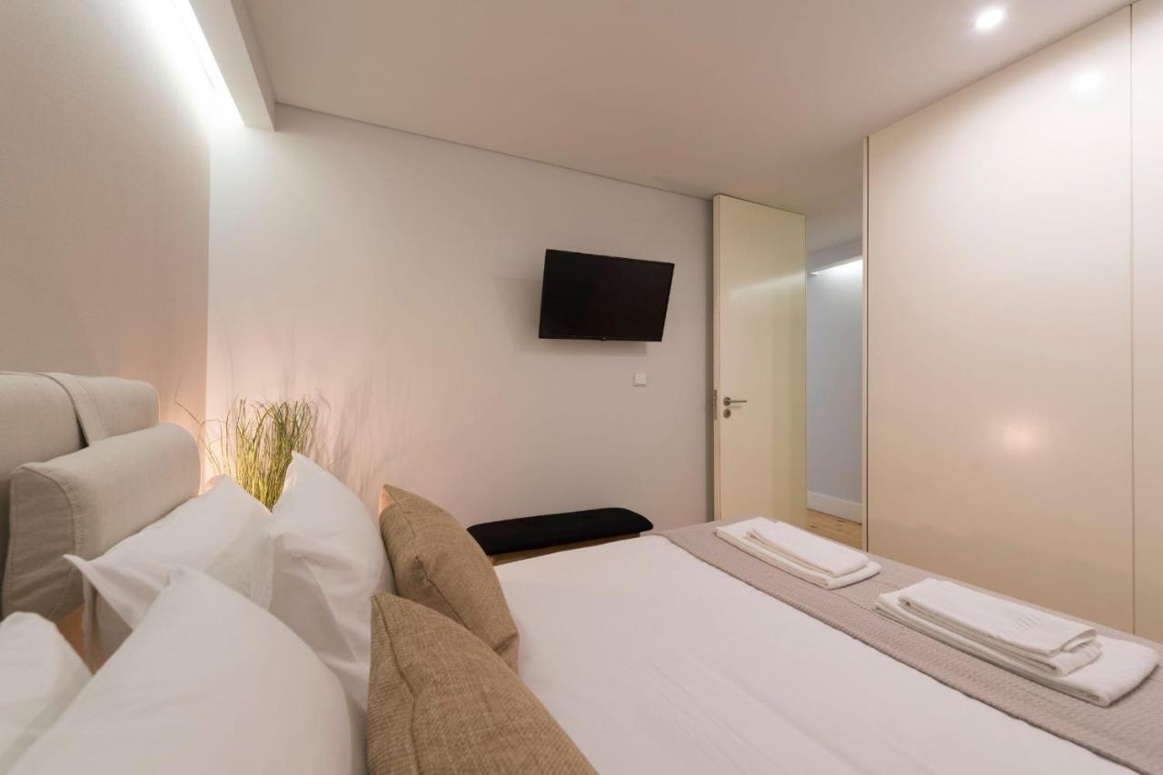 Lovelystay - Porto Peaceful Living W/ Backyard Extérieur photo